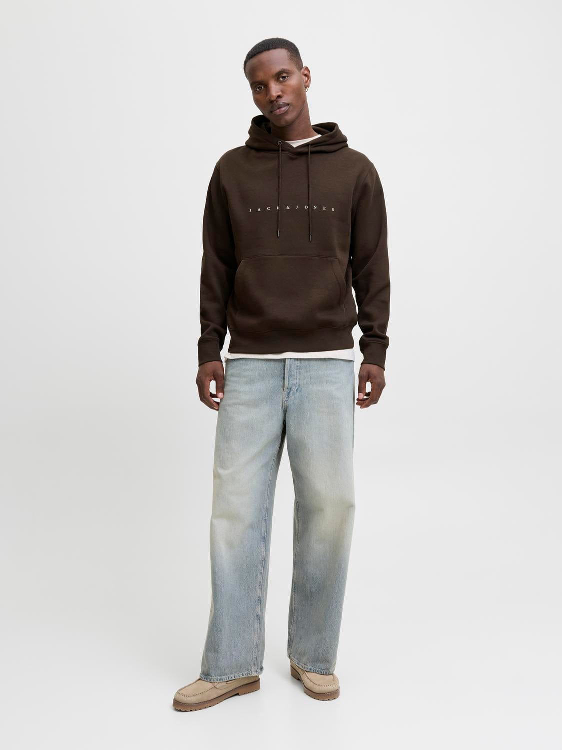 model_shot-front_full